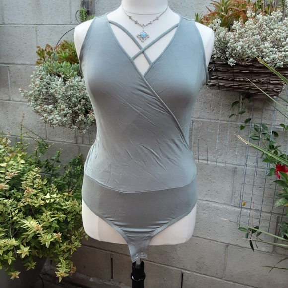 SOLD OUT Torrid bodysuit - Picture 4 of 10